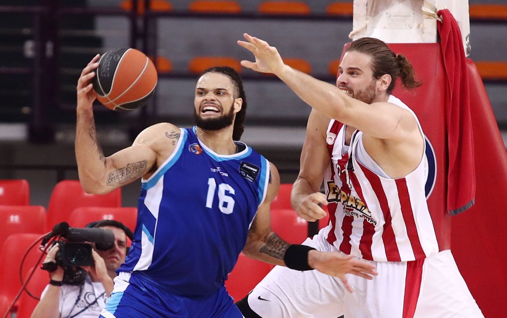Δύσκολη νίκη για τον Ολυμπιακό με 78-75 την Κύμη