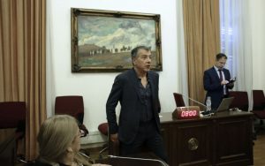 Μαξίμου για Θεοδωράκη: «Ο Σταύρος δεν ζητά ανταλλάγματα. Άλλοι όμως»…