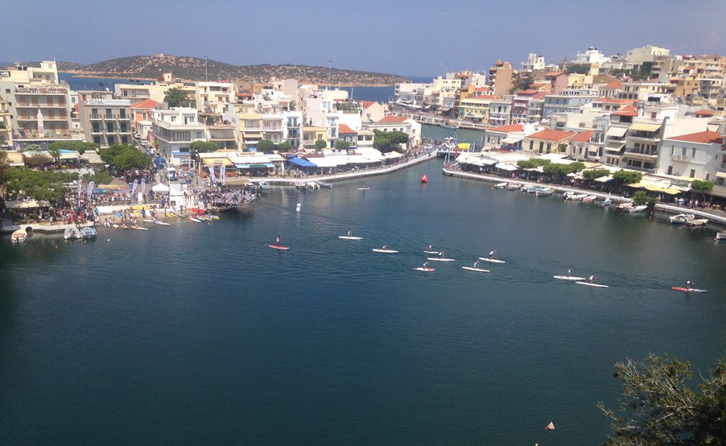 Παγκόσμιο ενδιαφέρον για τη γιορτή του SUP στον Άγιο Νικόλαο (vids)
