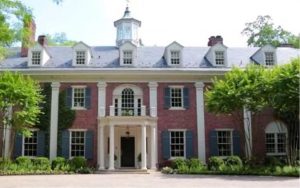 Η Σαουδική Αραβία αγόρασε το υπερπολυτελές πατρικό της Τζάκι Κένεντι