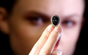 Tο απίστευτο ποσό που δημοπρατήθηκε το Μπλε διαμάντι Φαρνέζε!