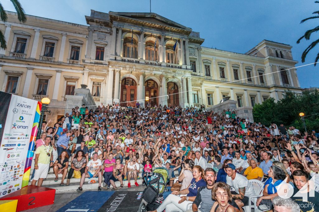 Σύρος, το νησί που επιβάλλεται και με το τρίαθλό του!