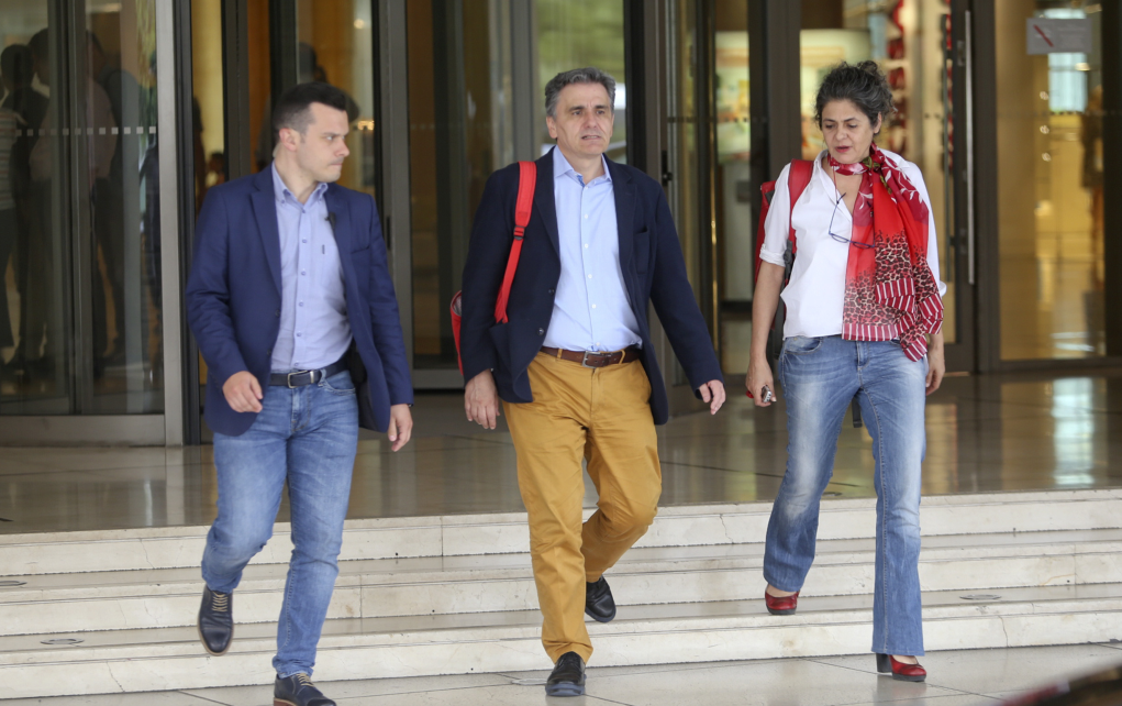 Σημείο τριβής με τους θεσμούς τα αναδρομικά