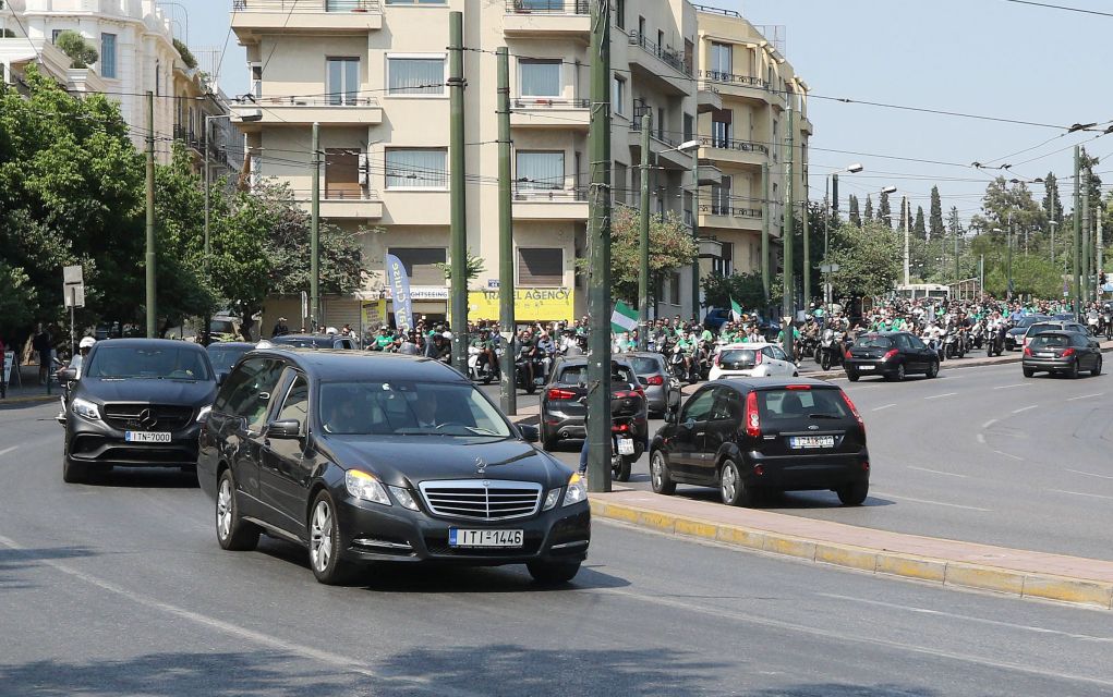 Περίπου 500 μηχανές Παναθηναϊκών στην κηδεία του Π. Γιαννακόπουλου (pics)