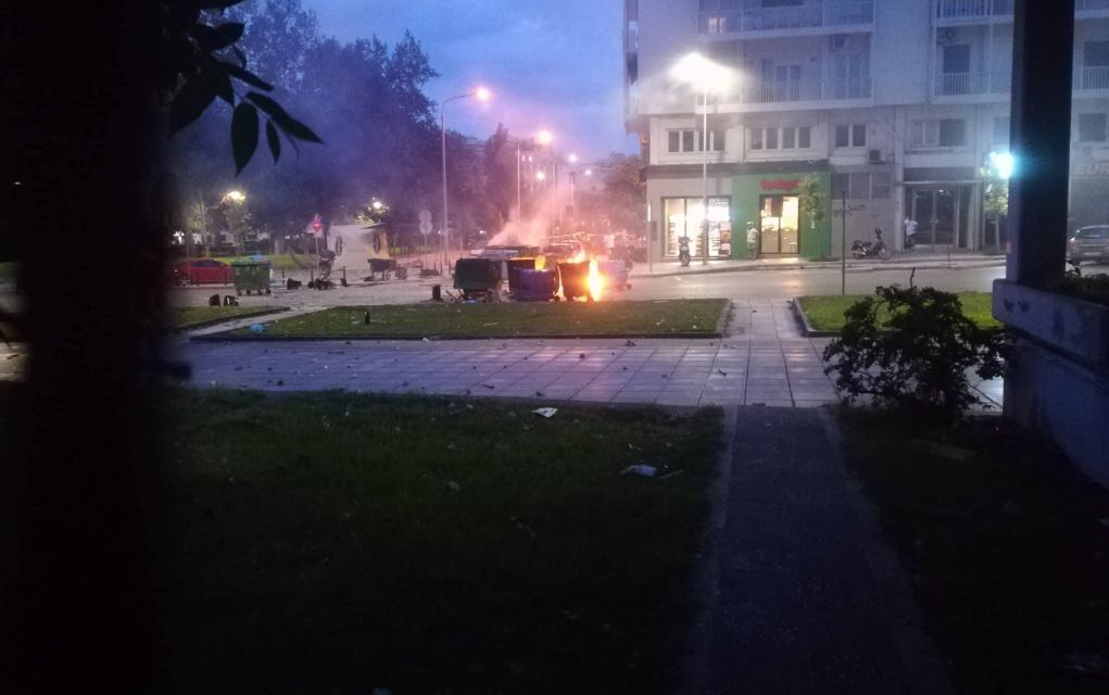 Θεσσαλονίκη: Έκαψαν κάδους σε ΑΠΘ και Κορδελιό