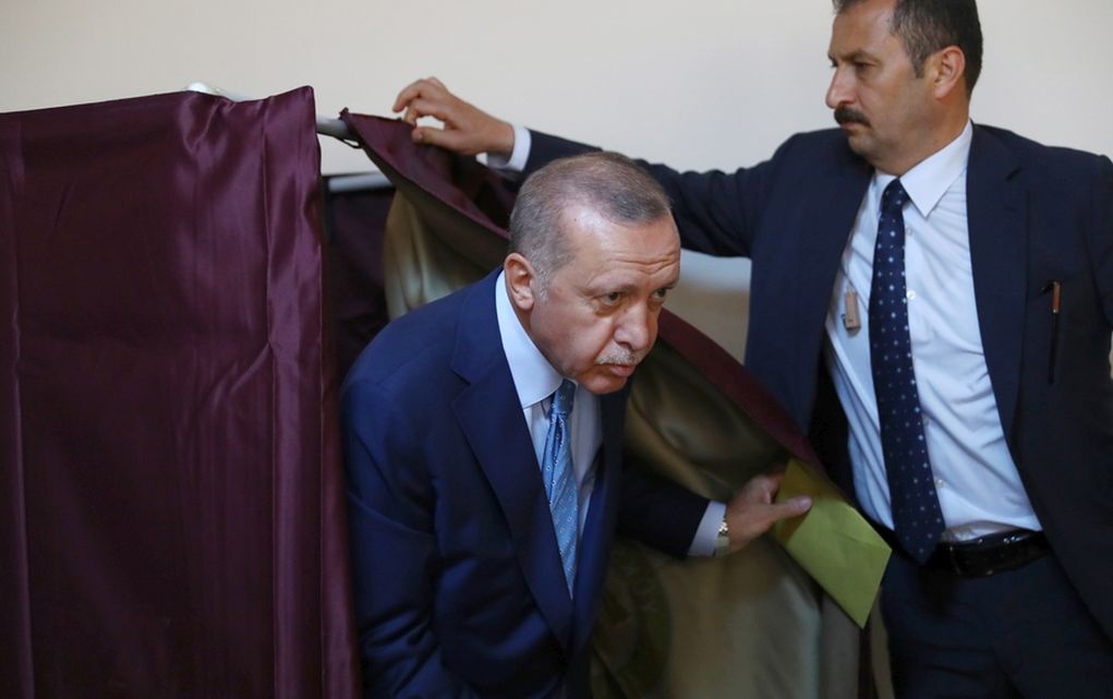 «Θα ζήσουμε στιγμές δημοκρατικής επανάστασης»