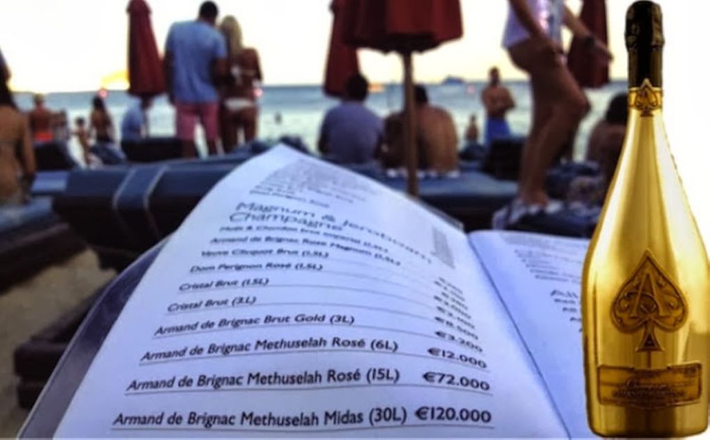Μύκονος: Σαουδάραβας κροίσος άφησε μπουρμπουάρ 40.000 ευρώ!