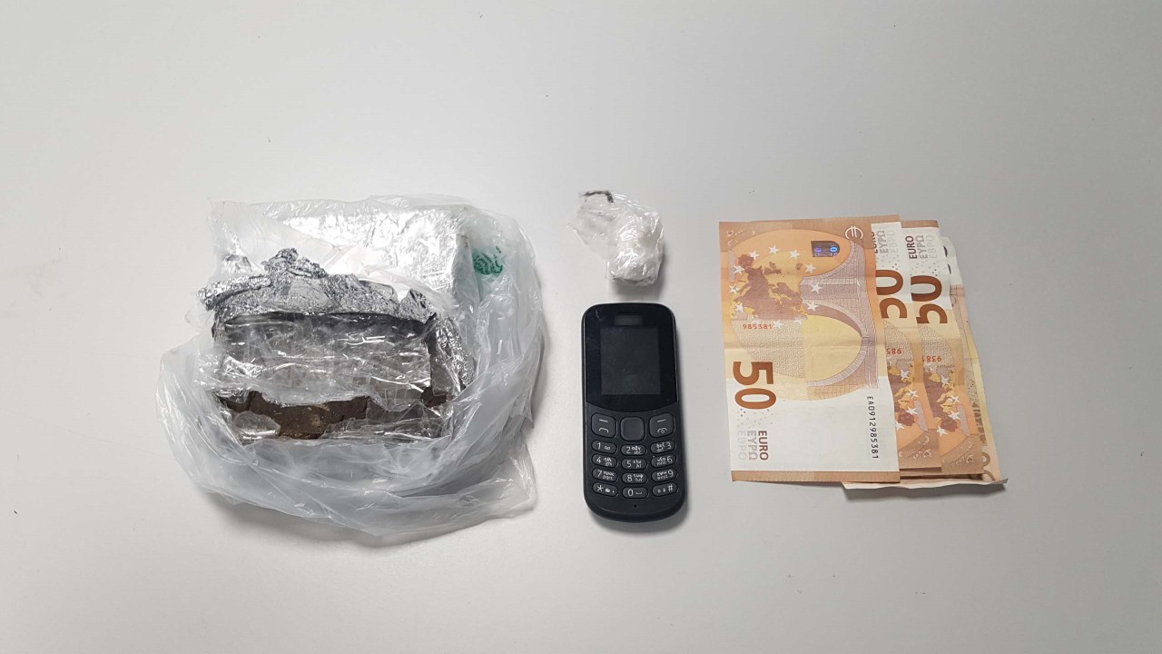Βόλος: Κατέβηκε από το ΚΤΕΛ με ένα κιλό ηρωίνης