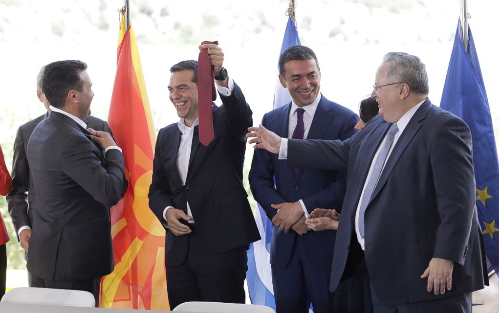 «Όχι» στη συμφωνία λέει το 54,1% των Σκοπιανών