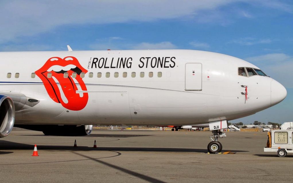 Στη Σκιάθο το αεροσκάφος των Rolling Stones