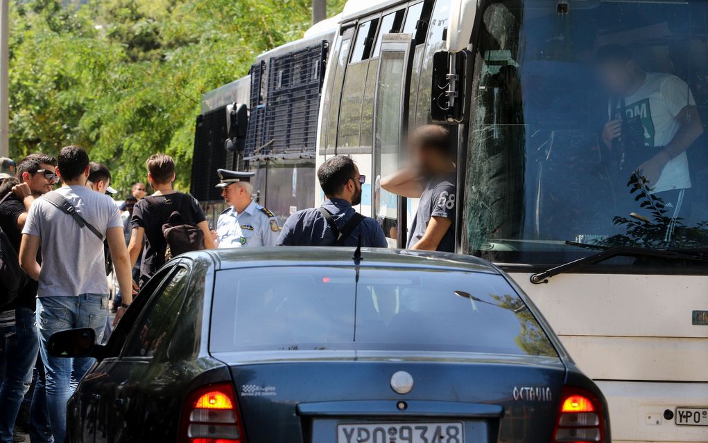 Ποινική δίωξη του εισαγγελέα στους «20» του Ρουβίκωνα (pics)