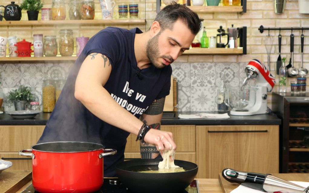 Γνωστή ηθοποιός λιποθυμά on camera στα χέρια του Γ. Τσούλη (vd)