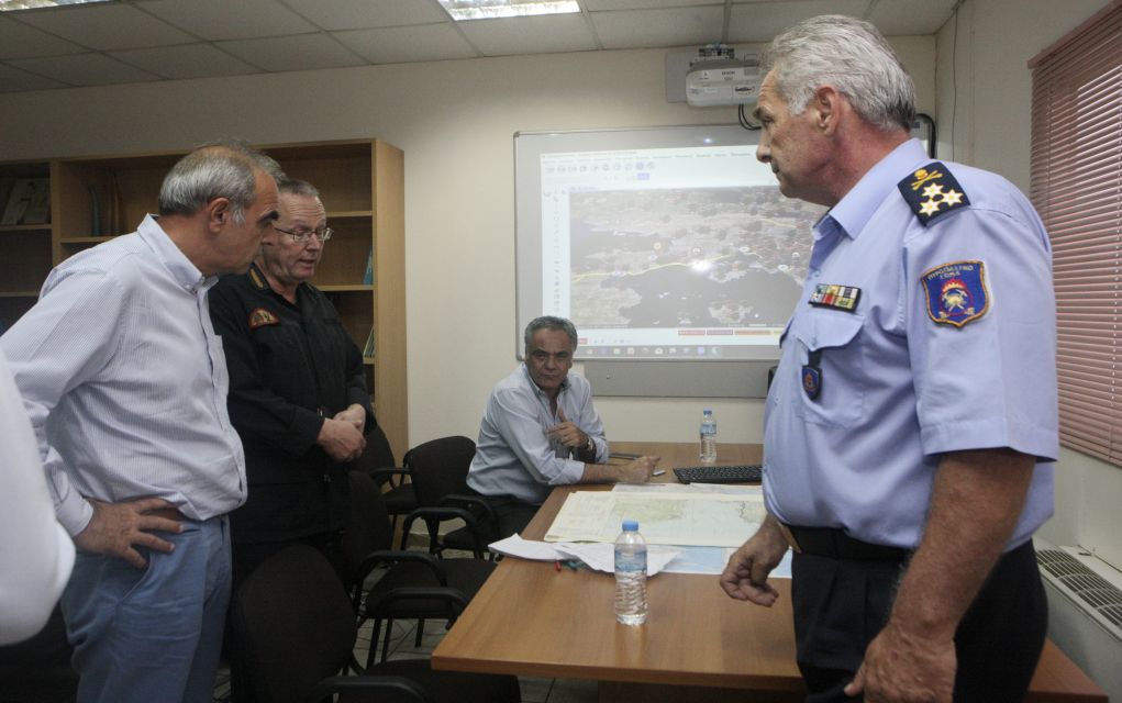 Σύσκεψη Σκουρλέτη – Τόσκα με φορείς στο Επιχειρησιακό Κέντρο (pics)