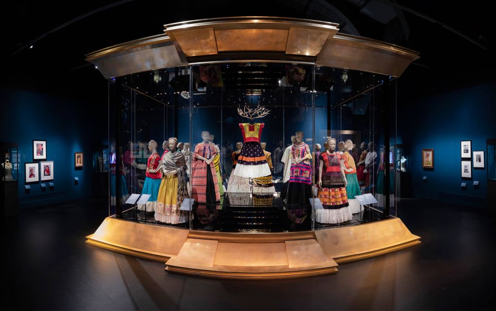 «Frida Kahlo: Making her self up» στο μουσείο Victoria & Albert του Λονδίνου