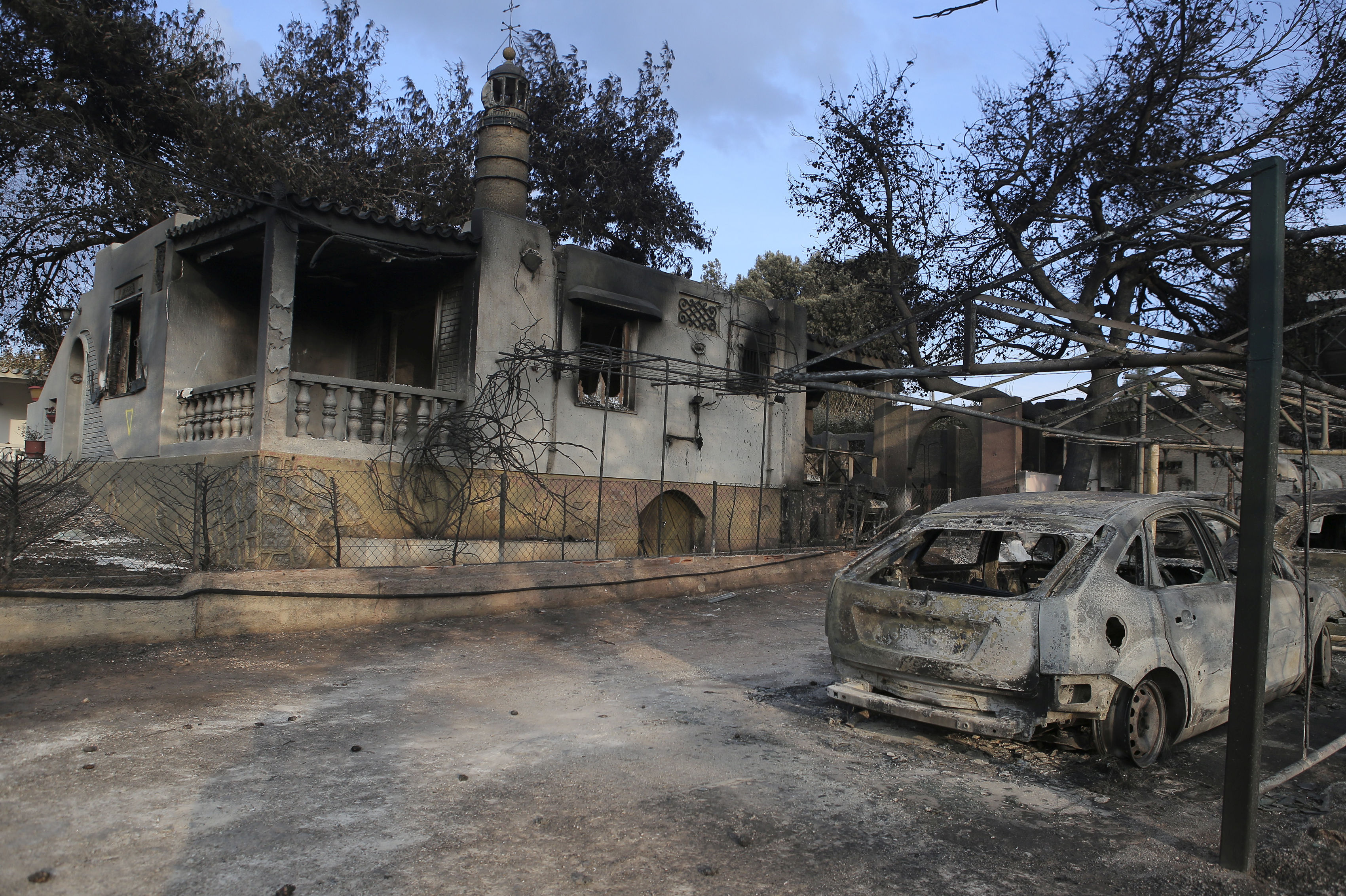 Περιφέρεια Αττικής: Ξεκινάει η καταγραφή των κατεστραμμένων οχημάτων στις πληγείσες περιοχές