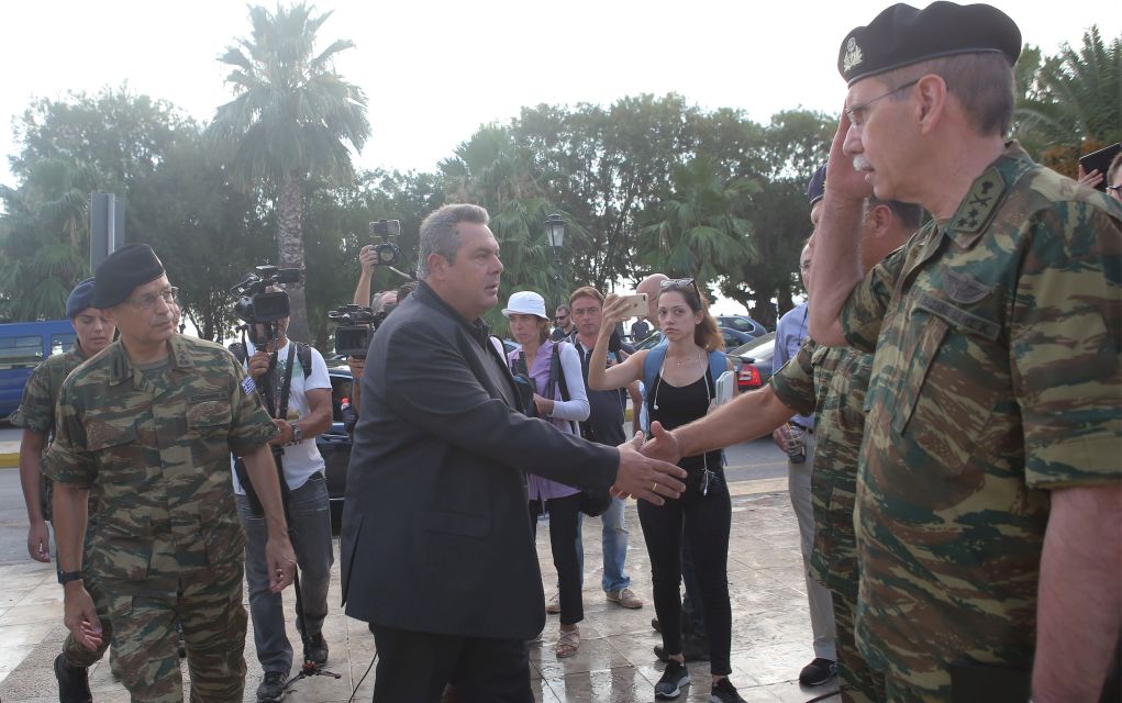 Αντιμέτωπος με την οργή των πολιτών ο Π. Καμμένος (vd)