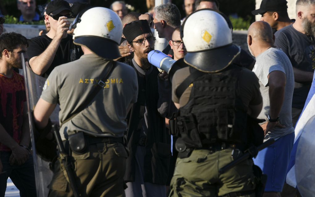 Τρεις προσαγωγές για επεισόδια στην πλατεία Συντάγματος