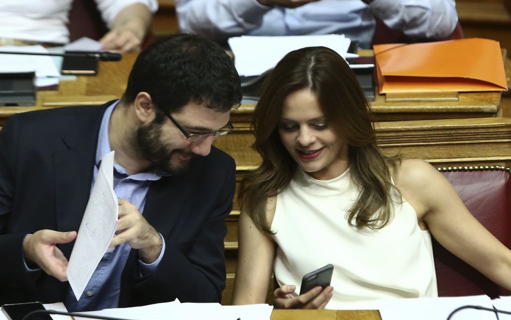 Υπουργείο Εργασίας: «Η Εφη Αχτσιόγλου έχει μόνο έναν αριθμό κινητού»