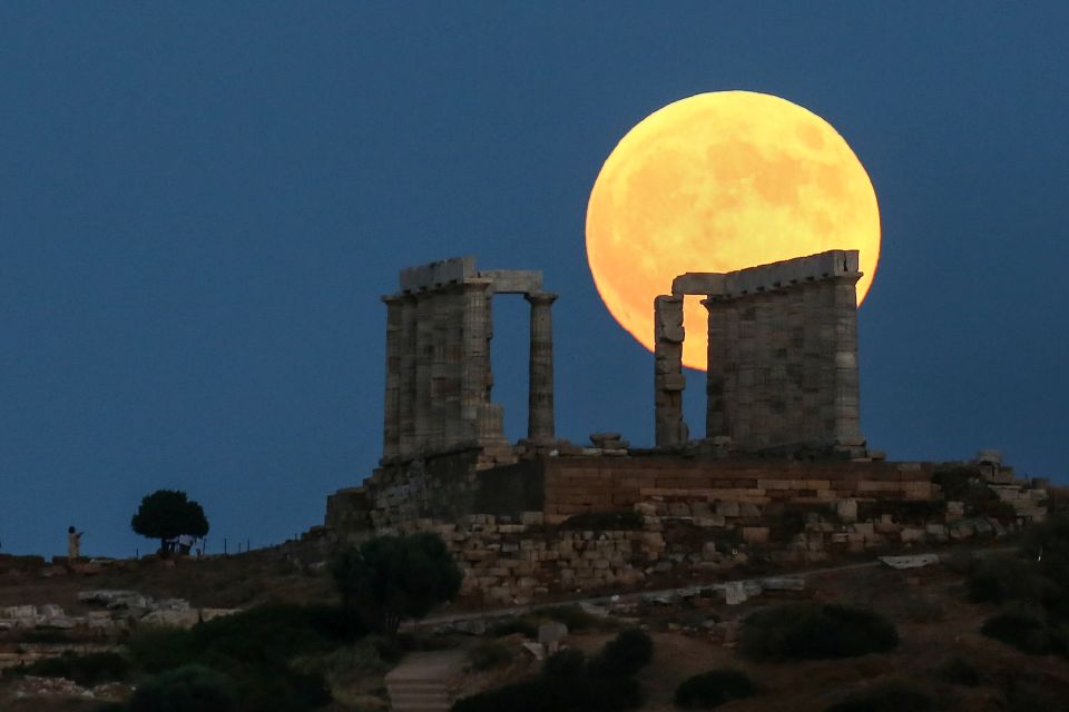 Video: Το «ματωμένο φεγγάρι» στην Αθήνα μέσω του NBC News