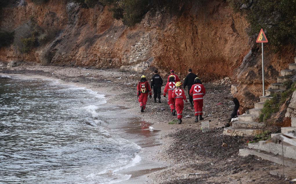 Στη Ραφήνα ο Κ. Μητσοτάκης, ενημερώθηκε για την καταστροφή