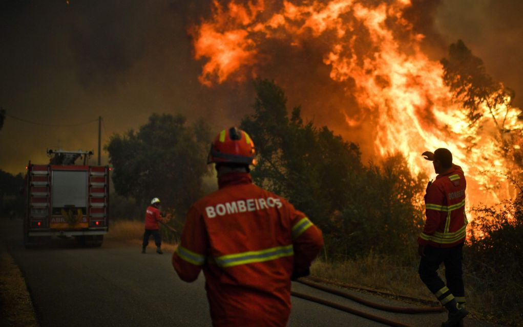 Ροδόπη: Μεγάλη πυρκαγιά σε δασική περιοχή στο Πέραμα