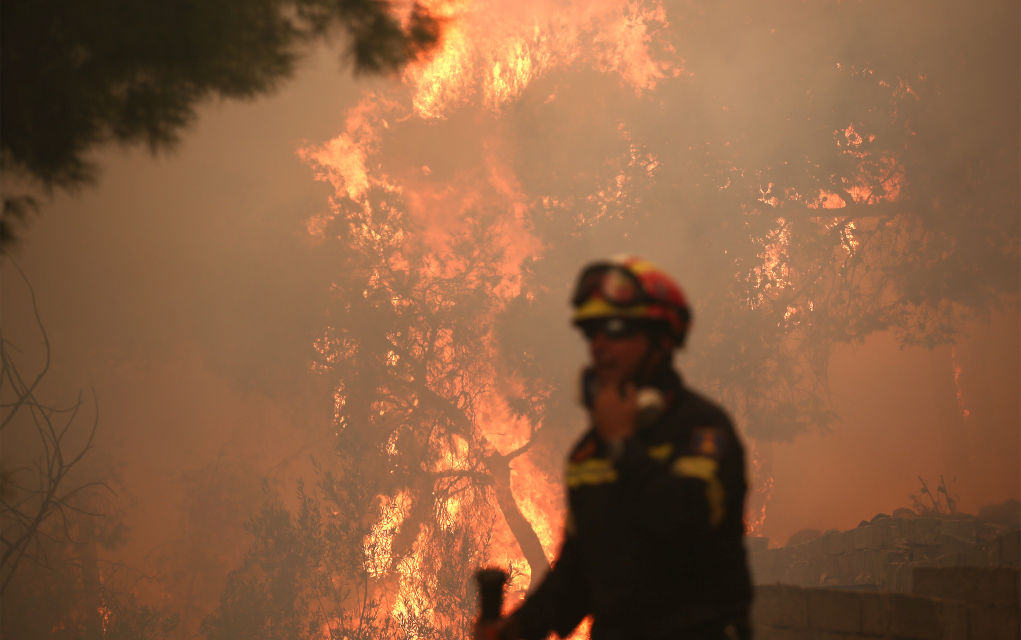 Κρήτη: Ξέσπασε πυρκαγιά κοντά σε ξενοδοχείο
