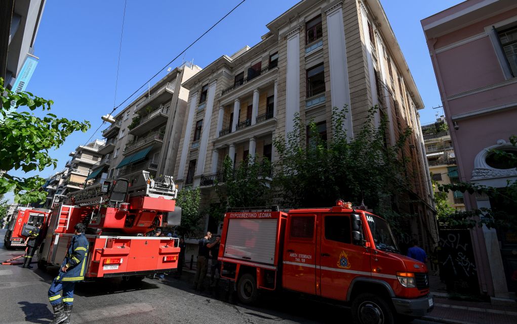 Υπό έλεγχο η πυρκαγιά στο διαμέρισμα στον Πειραιά