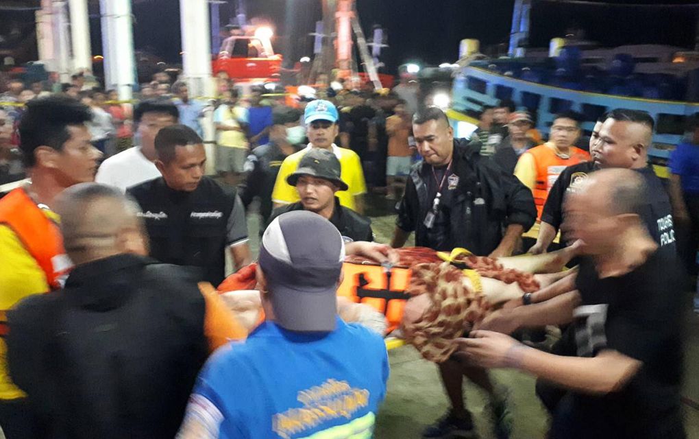 Ταϊλάνδη: Τουλάχιστον 33 νεκροί από τη βύθιση του τουριστικού πλοίου