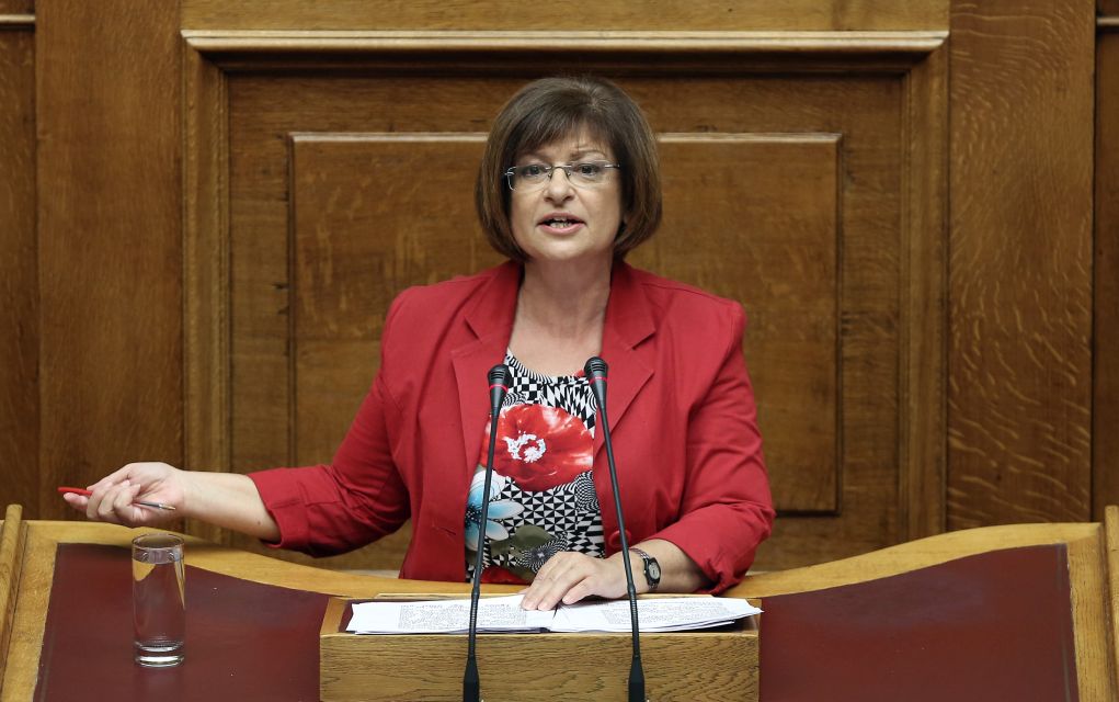 Μανωλάκου: «Παράσταση κοροϊδίας απέναντι στο λαό και μάλιστα κακοπαιγμένη»