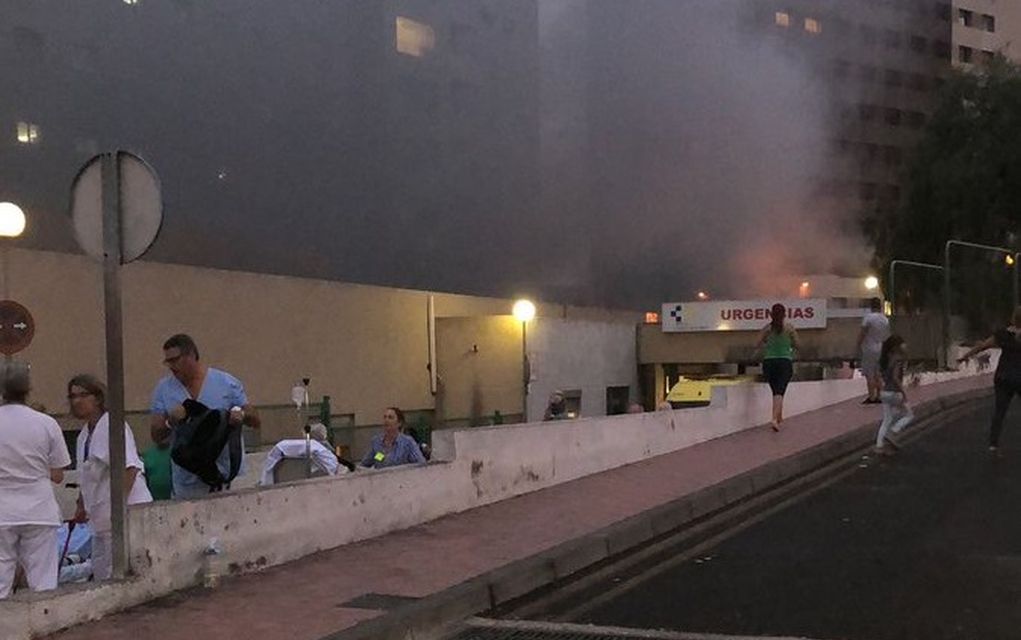 Συγγενής ασθενούς που δεν εξυπηρετούνταν έβαλε φωτιά σε νοσοκομείο! (vds)