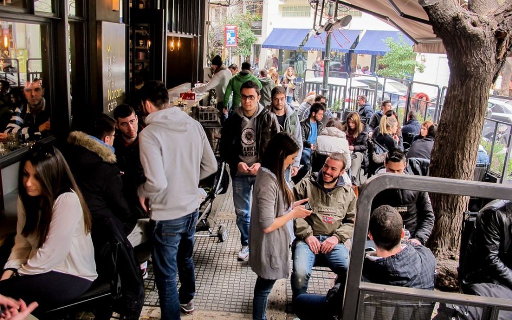 Θεσσαλονίκη: «Έδιωξαν» ΑμεΑ από καφετέρια – Τι απαντούν οι υπεύθυνοι