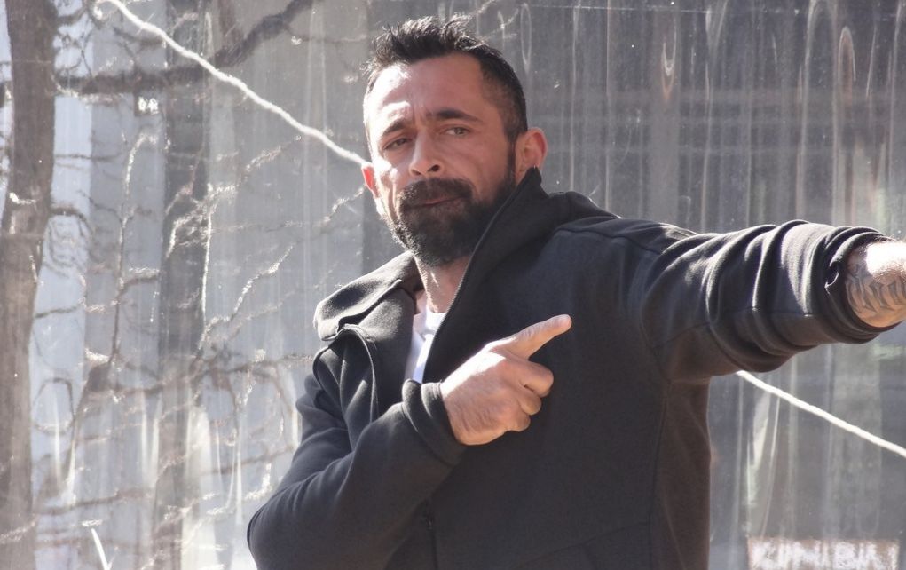 «Φέτες» ο Bo, συναγωνίζεται τον Σπαλιάρα! (pic)