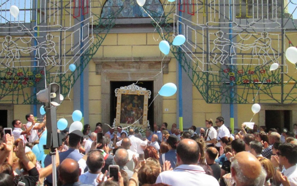 Ιταλία: Νονός της μαφίας «μπλόκαρε» την περιφορά αγάλματος της Παρθένου