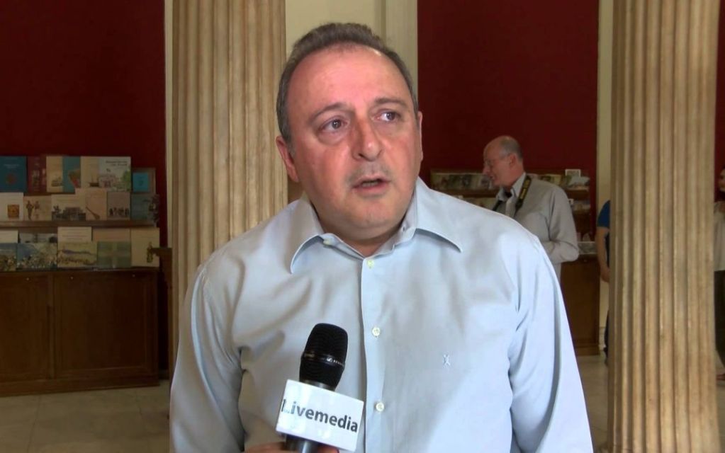 Δημήτρης Καμπουράκης: «Απευθύνεται στα πιο ταπεινά ένστικτα του κοινού»