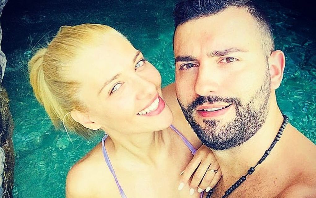 Ο αδερφός της Μενεγάκη κυκλοφορεί με μια κορμάρα! (pics)