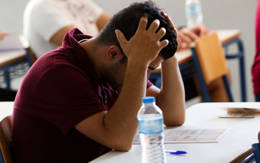 Πανελλαδικές: Αρκετοί υποψήφιοι έγραψαν κάτω από τη βάση