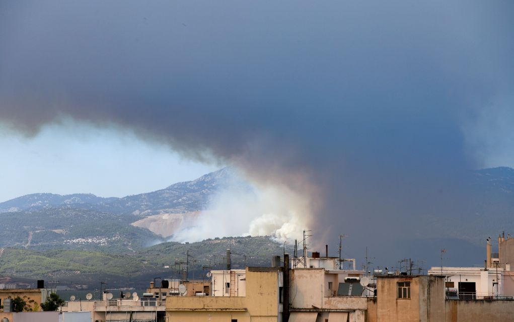 Χωρίς ενεργά μέτωπα η πυρκαγιά στην Εύβοια