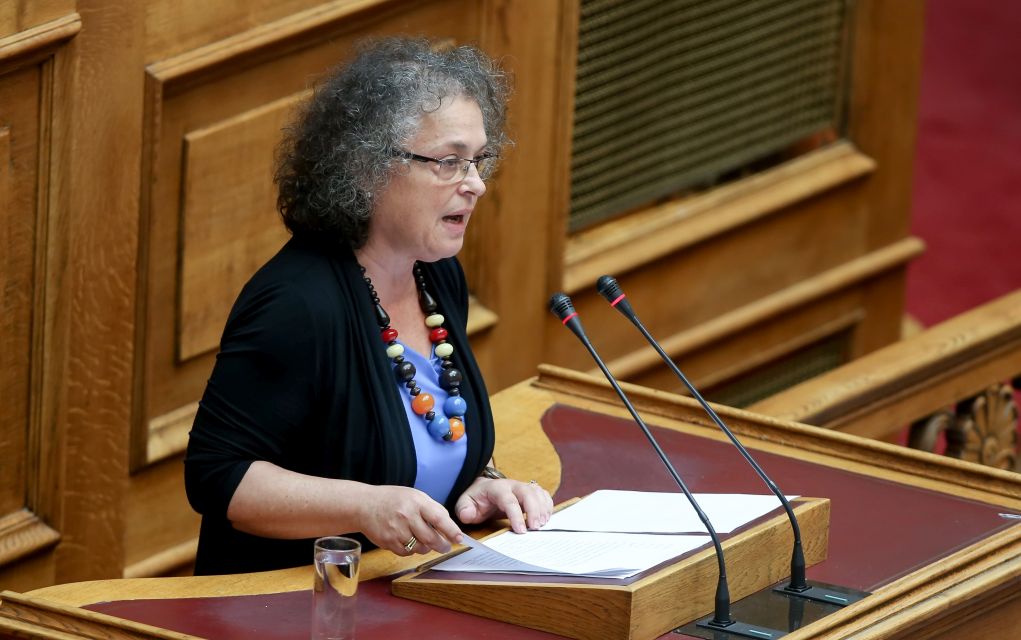 Ενώπιον της οργής πολιτών για το “Μακεδονικό” η Θεοπεφτάτου (vd)