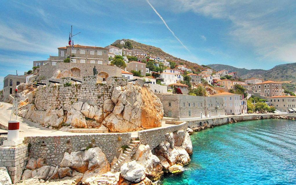 Ύδρα: Στις επόμενες 2-3 ώρες θα επανέλθουν ρεύμα και νερό
