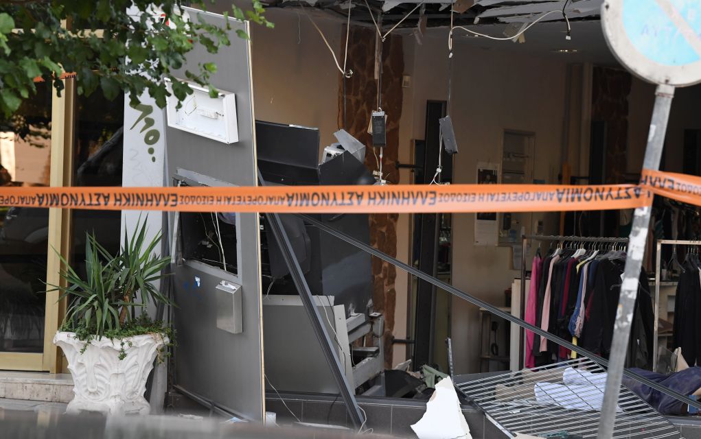 Άγνωστοι ανατίναξαν τρία ΑΤΜ τα ξημερώματα