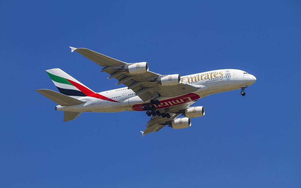 Σε καραντίνα 100 επιβάτες αεροπλάνου της Emirates