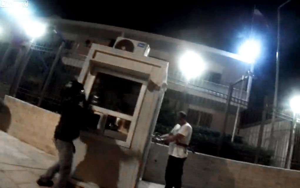 Πέθανε η σύζυγος του φρουρού της πρεσβείας του Ιράν
