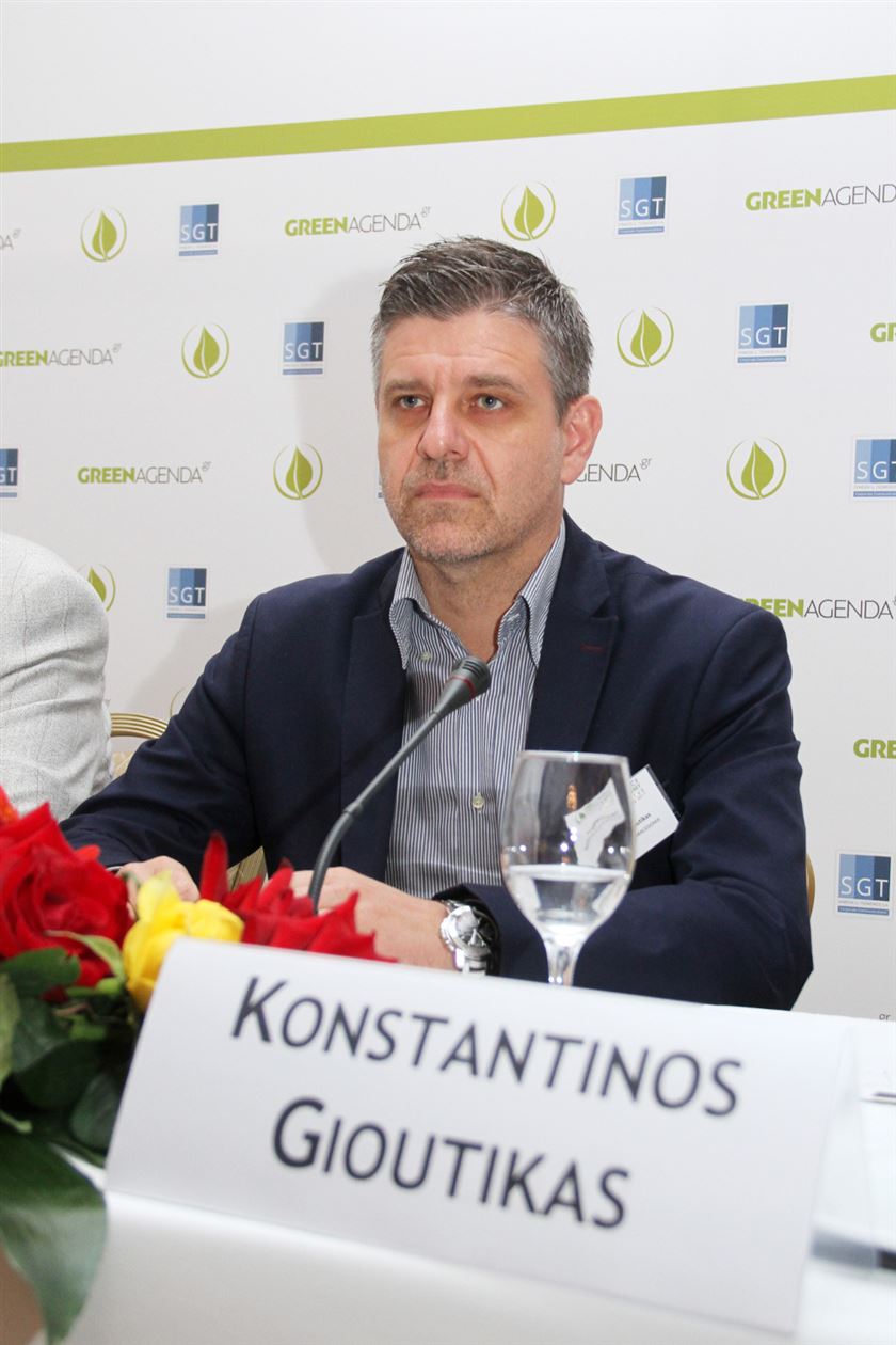 «Φρένο» στην καύση των oρυζοκαλλιεργειών θέλει να βάλει η Περιφέρεια