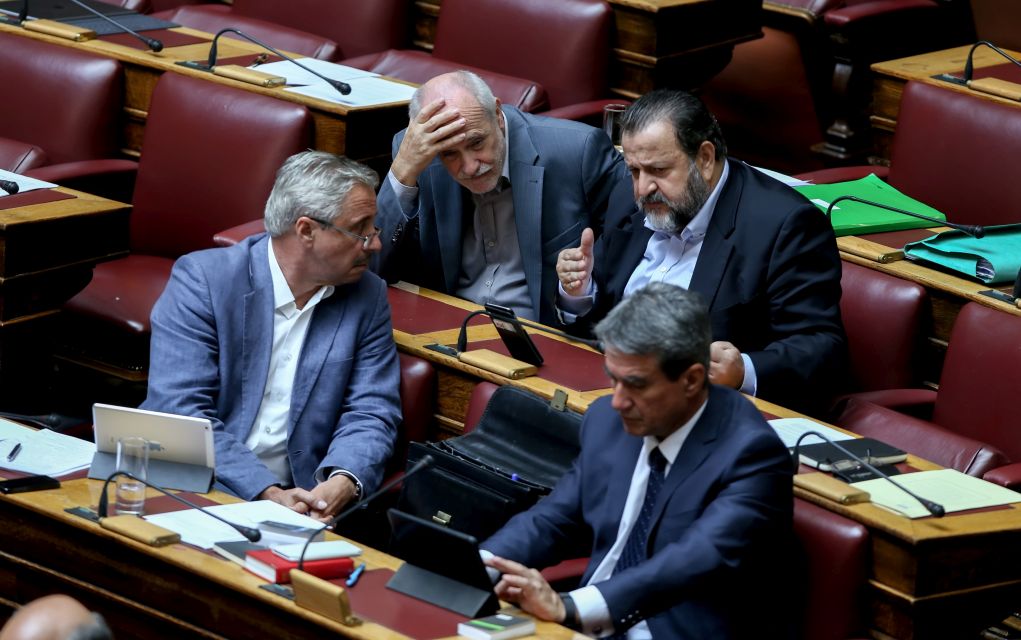 «Καρφιά» Μανιάτη – Κουτσούκου σε Σπίρτζη για τις εργολαβίες Καλογρίτσα