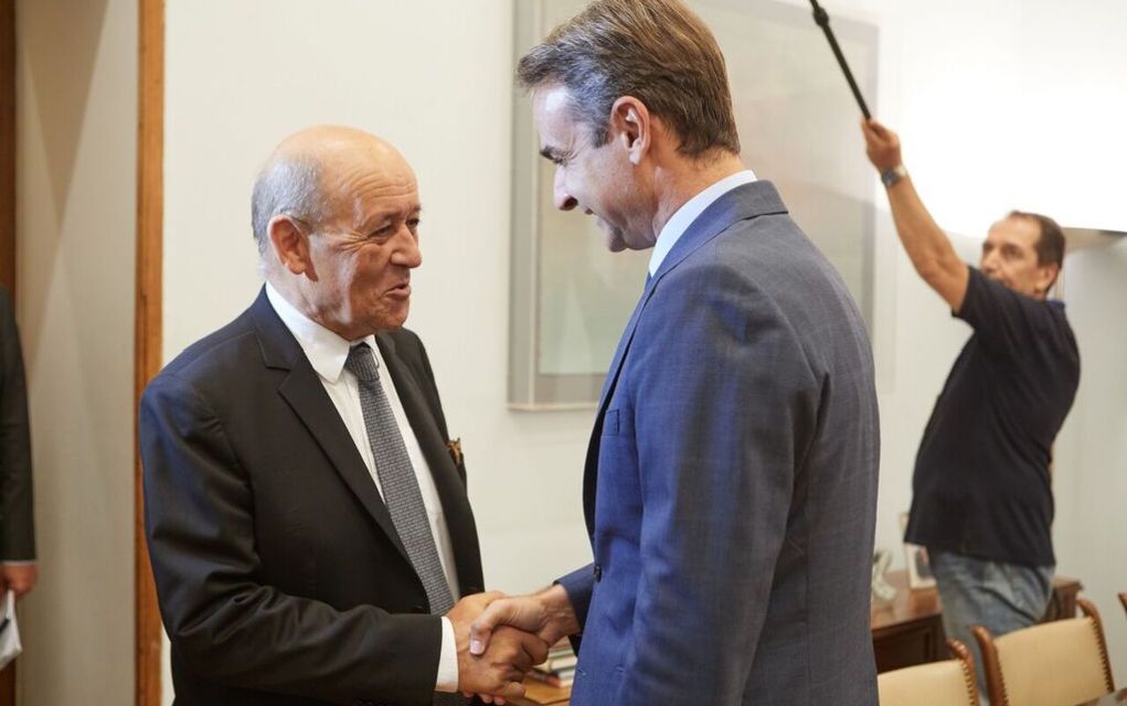 Συνάντηση Μητσοτάκη με τον Γάλλο υπουργό Εξωτερικών Λε Ντριάν (pics)