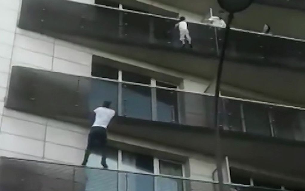 Καταδικάστηκε ο πατέρας του παιδιού το οποίο διασώθηκε από μετανάστη