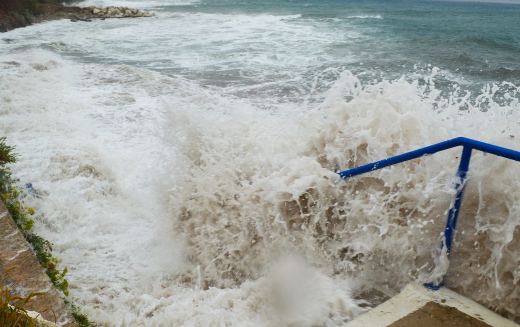 Καλαμάτα: 14 σκάφη βυθίστηκαν λόγω… Ζορμπά
