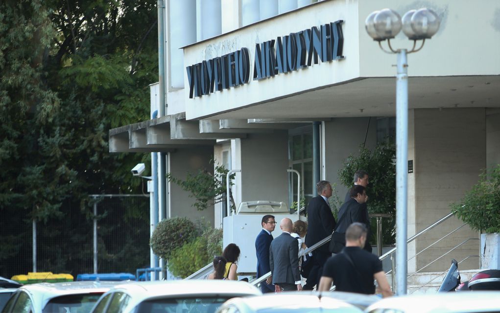 Παρατείνεται ο νόμος Παρασκευόπουλου