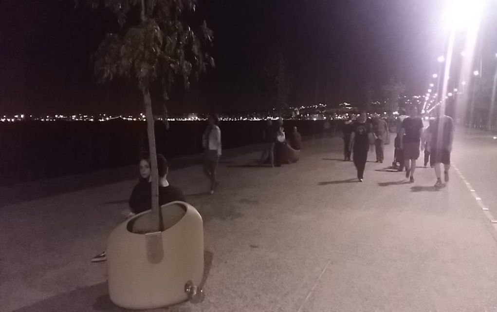 Θεσσαλονίκη: Τα καθίσματα-γλάστρες «κλέβουν» την παράσταση στην παλιά παραλία! (pics)