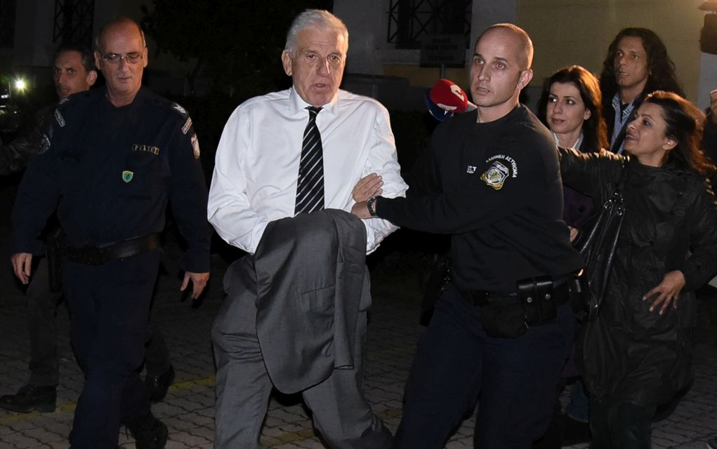 Παπαντωνίου με χειροπέδες: «Εφαρμόζεται το δόγμα Πολάκη»